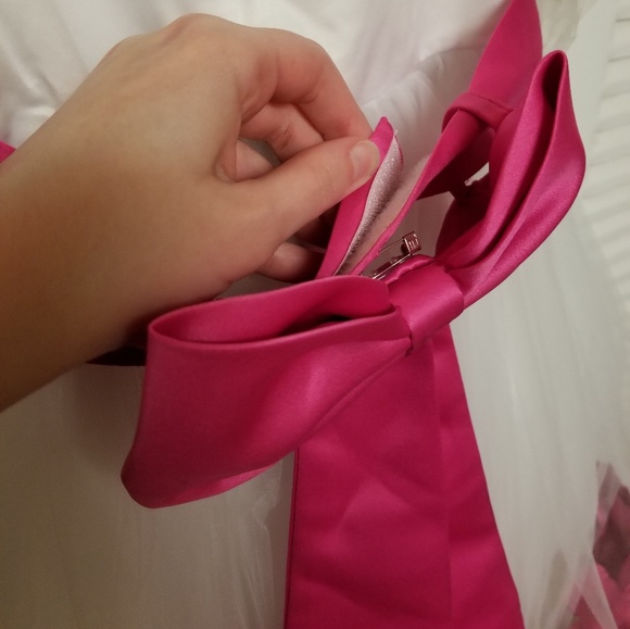 Child's size 4, formal dress - Picture 3 of 4